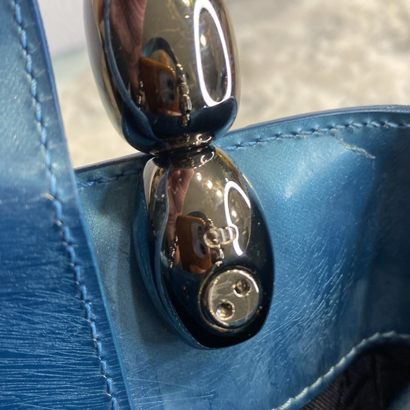 Christian Dior Maris Pearl Logo Patent Leather Handbag - Picture 13 of 17